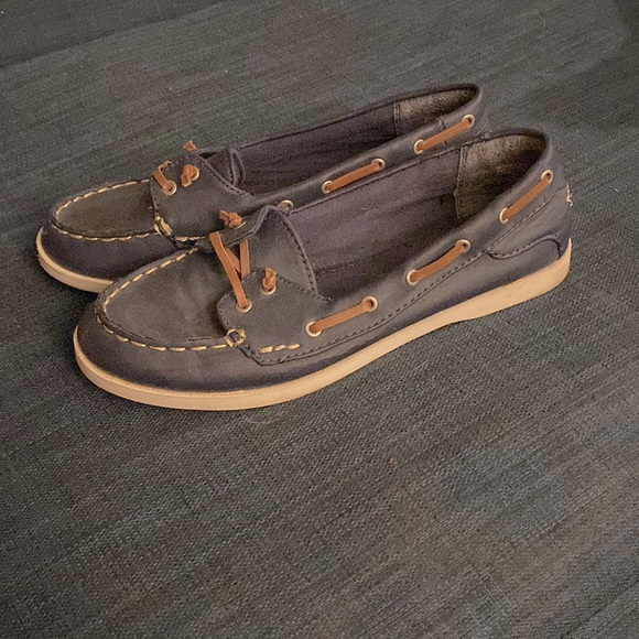 Blue Old Navy boat shoes - Picture 4 of 5